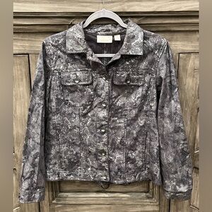 EUC Women’s CHICO’S Gray/Silver Snakeskin Patten Button Up Jacket (Medium)